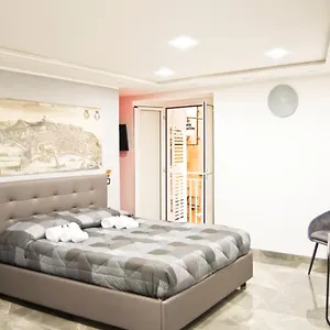 suite-napoli-sotterranea-con-vasca-idromassaggio.hotels-amalfi.com/